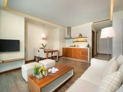 Bán nhà 3 tầng thiết kế sang trọng mặt tiền đường nguyễn thuý 3