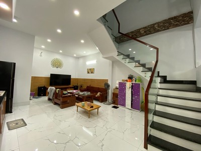 Nhỉnh 4 tỷ - nhà 3 tầng - 5,4 x 15m - sát mặt tiền đường phạm thế hiển - phường 7 - quận 8 - xung 1