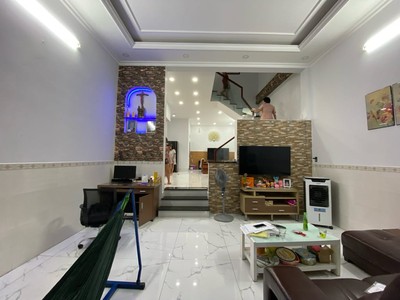 Nhỉnh 4 tỷ - nhà 3 tầng - 5,4 x 15m - sát mặt tiền đường phạm thế hiển - phường 7 - quận 8 - xung 2