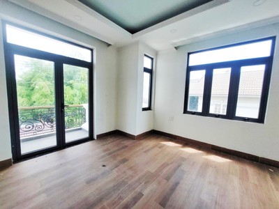 Bán nhà 15tỷ900. đường số 6. 300m2, 5 tầng. linh xuân thủ đức. 2