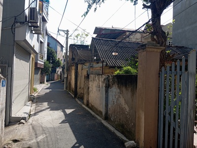 Bán đất đa tốn, gia lâm. 100m2   mt 8m   6,8 tỷ. ô tô 7 chỗ thông. vào đất. 0