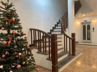 Bán toà nhà khu đấu giá lê văn lương. dt 78m x 6,5 tầng, mt 6,1m, thang máy. giá 34,2 tỷ. lh: 3