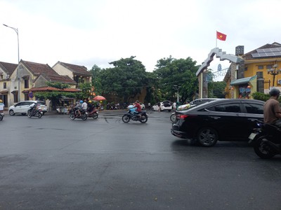 Bán đất tặng nhà tại con đường bắt qua sông Hoài - Hội An với diện tích hơn 220m chỉ 36 tỷ 2