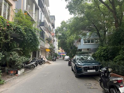 Bán nhà phân lô ngõ 2 Giảng Võ ngõ vip nhất quận Đống Đa 70m2 x 5 t đẹp 25 tỷ hơn. 3