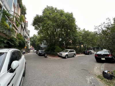 Bán nhà phân lô ngõ 2 Giảng Võ ngõ vip nhất quận Đống Đa 70m2 x 5 t đẹp 25 tỷ hơn. 1