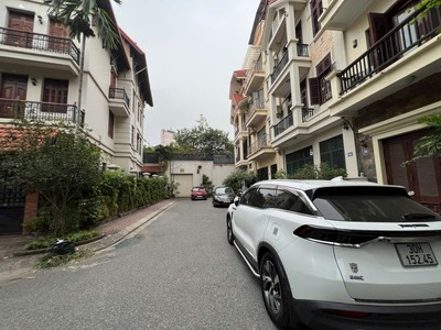 Bán nhà phân lô ngõ 2 Giảng Võ ngõ vip nhất quận Đống Đa 70m2 x 5 t đẹp 25 tỷ hơn. 2