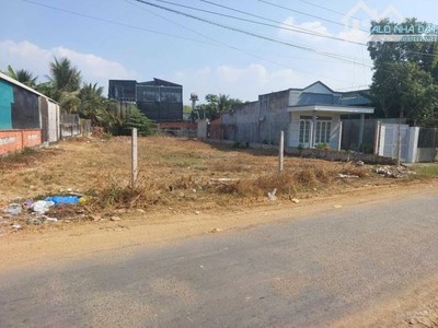 Bán gấp miếng đất 3mt ngay trung tâm hành chính phường tân định bến cát 0