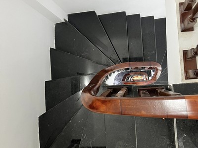 Chủ thua bóng cần bán gấp nhà dôc minh khai 26/28m x  5 tầng x mt 3.4m 3