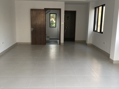 Cho thuê nhà phù hợp làm siêu thị,văn phòng,để ở ngõ 154/39 ngọc lâm ,long biên 4