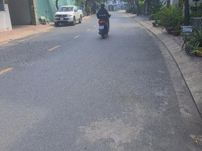 Mặt tiền đường 12m - gần 200m2, ngang 5.8m nở hậu - chính chủ chưa qua đầu tư - hàng xóm hiệp thành 0