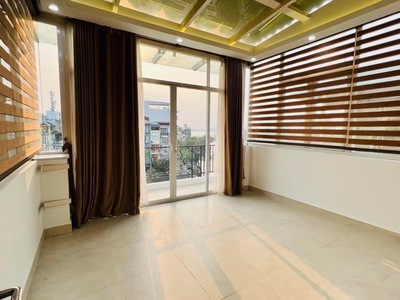 Mặt phố Yên Hoa, lô góc, thang máy, view thẳng Hồ Tây thơ mộng, 24 tỷ 8 2