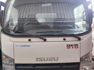 Isuzu QKR210 1t9 thùng kín dài 3m6 đời 2024 0