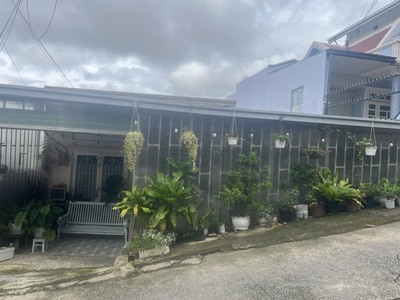 Nhà chính chủ đẹp - giá tốt - vị trí đẹp tại 52 thánh tâm, phường 5, tp đà lạt 0