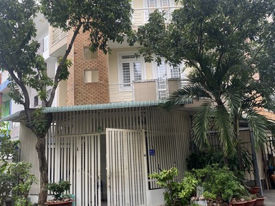 Chính chủ cho thuê lâu dài nhà nguyên căn 4 tầng vị trí đẹp, lô góc hai mặt tiền rộng rãi thoát mát 0