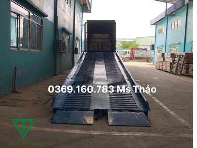 Cầu dẫn xe nâng vào cont đóng rút hàng hóa 0