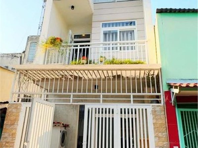 Lê đình cẩn, 2 lầu, 4mx17m, nở hậu, nhà mới full nội thất, 2 mt thoáng 1