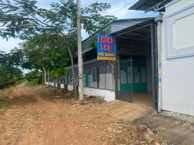 Chủ cần bán gấp khu liên hợp gồm: cửa hàng kinh doanh,nhà ở , kho vật tư , 12 phòng trọ đang kinh 1