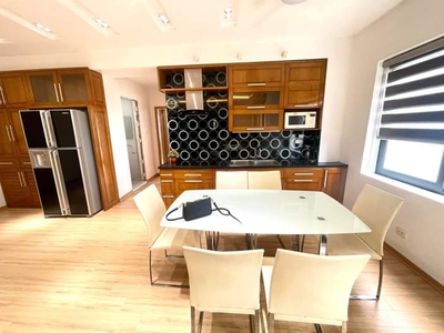 Chung cư CTM Cầu Giấy 96m giá 5.5 tỷ, căn góc, tầng trung, full nội thất, slot ô tô 2