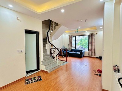 Cần Tiền Bán Gấp Nhà Ngô Gia Tự, Long Biên 39m2, 5T chỉ 4,48 tỷ 1