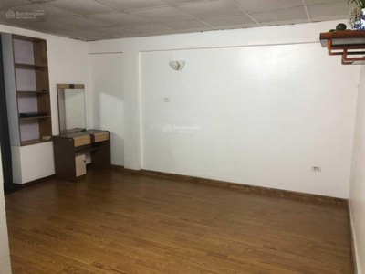 Chính chủ cho thuê nhà tập thể Hào Nam, ngõ 8 Vũ Thạnh, Đống Đa, HN. 2