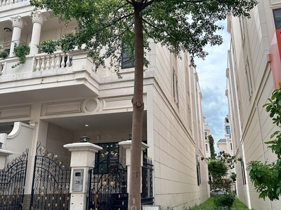 Cho thuê nhà mặt tiền đẹp căn góc cityland park hills p10 - quận gò vấp 0