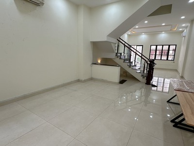 Cho thuê nhà mặt tiền đẹp căn góc cityland park hills p10 - quận gò vấp 1