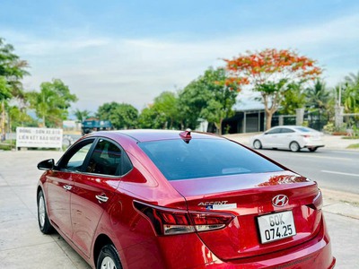 Hyundai accent 1.1 AT 2022 6