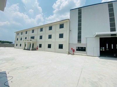 Cho thuê Xưởng mới 12.000m2, Gía : 95.000 đ/m /tháng trong KCN Bầu Bàng Bình Dương 1