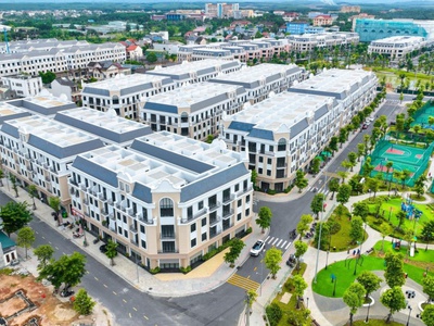 Cần bán căn đẹp, giá rẻ nhất vincom shophouse royal park quảng trị. 0