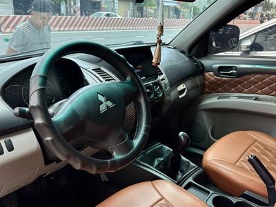 Mitsubishi pajero sport 2017. 6