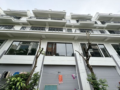 Chính chủ bán 67,5m2 nhà 5 tầng Shophouse Metropolitan. Block hai mặt thoáng, sau có vườn hoa 0