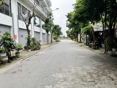 Chính chủ bán 67,5m2 nhà 5 tầng Shophouse Metropolitan. Block hai mặt thoáng, sau có vườn hoa 1
