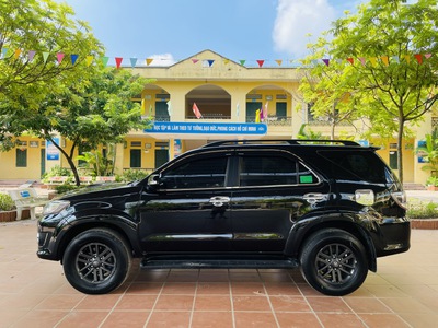 Tôi cần bán chiếc xe ô tô TOYOTA FORTUNER 2.5G màu đen SX 2016 2