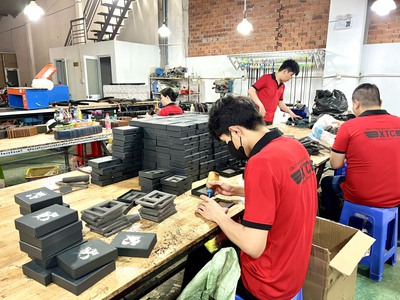 Xưởng sản xuất ví, bóp, dây lưng,.. da bò da cá sấu thật, tìm người hợp tác kinh doanh 0