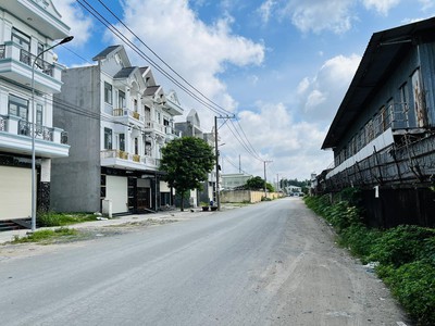 Bán đất 85m2 ngang 5 mặt đường 12m ngay khu an phú sổ sẵn giá 2.6 tỉ tl khách mua nhanh 1