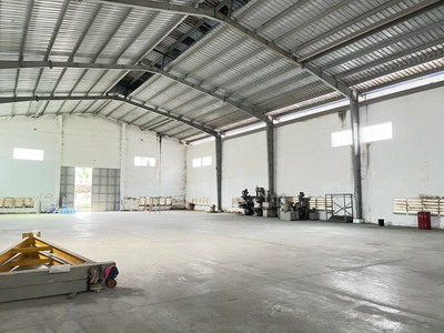 Cho thuê nhà kho 700m2 mặt tiền Tôn Đức Thắng - giá 50 triệu/tháng 0