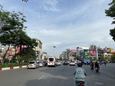 Quá đẳng cấp   toà nhà mặt phố cần bán, ô chợ dừa, oto tránh, lô góc kinh doanh, 3 thoáng, tt đống 0