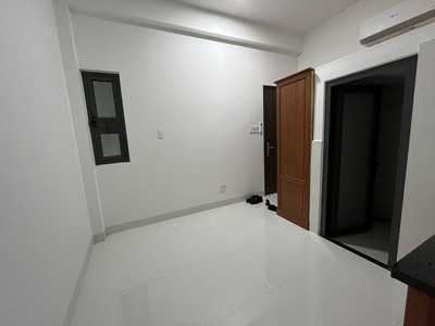 Do chuyển công việc nên mình cần pass lại phòng như hình có thể chuyển vào từ 1/8. 2