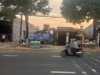 Bán đất 2 mặt tiền đường phạm văn đồng, pleiku, gia lai 0