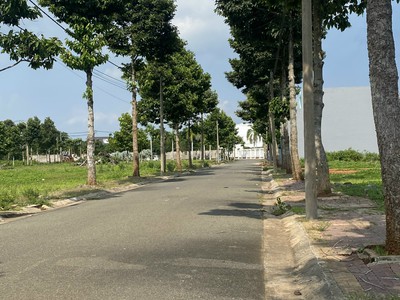 Chủ cần bán đất khu vực lan anh 2 , full thổ cư , thoát hiểm , điện nước đầy đủ.hoà long tp , bà rịa 3