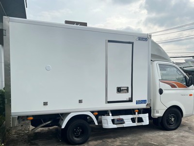 Hyundai Porter 1.5T thùng đông lạnh 3