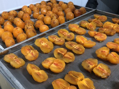 Tạo sao Hồng sấy dẻo lại có giá trị kinh tế cao hơn trái hồng tươi nhiều lần 0