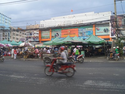 Nhà nguyên căn riêng biệt bà hom quận 6 , 4tr7 , hẽm xe hơi, dien nuco nha nuoc 3