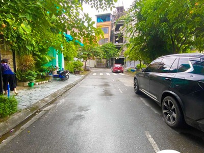 Mảnh đất đẹp phân lô phường việt hưng kinh doanh vỉa hè oto tránh, 81m mặt tiền: 5m, 17 tỷ 0