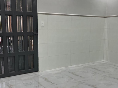 Siêu phẩm lạc long quân q11, sát hxh 10m, ở ngay, dt 4.2 x 10.5m. 2 tầng. chỉ5.2 tỷ. tl 3