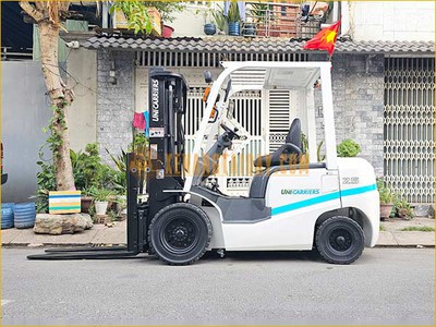 Xe nâng dầu Unicarriers 2.5 tấn khung 4m máy cực đẹp 0