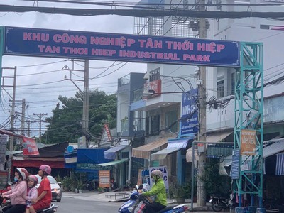 Giá tốt- nhanh tay sở hữu ngay  căn nhà mặt tiền  đẹp vị trí tại quận 12, tp hcm 1