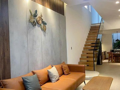 Bán Nhà Đường Ngô Thị Nhậm Nhà đẹp mới 3 tầng 6