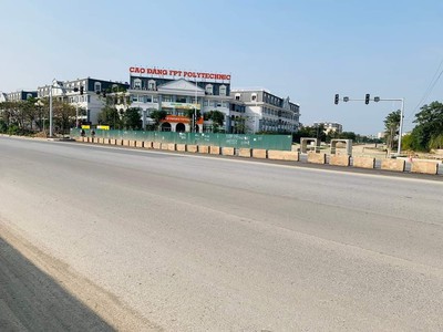 Nhượng 2 lô đất 60m2 đường trịnh văn bô đối diện trường fpt 2