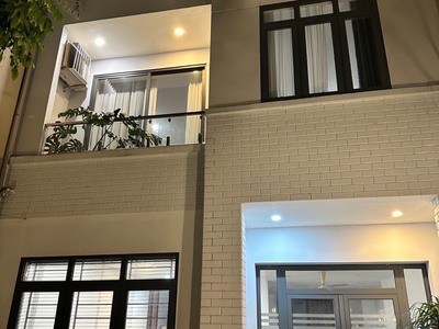 Bán nhà Mặt ngõ phố Trần Khát Chân DT 122m mặt tiền hơn 6m- ô tô vào nhà chạy qua Kinh Doanh 4
